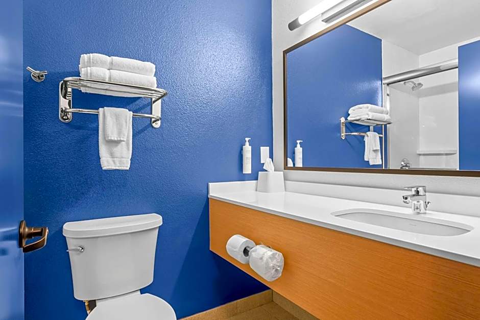 Spark by Hilton Modesto