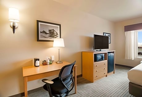 1 King Mobility Accessible Bathtub Work Desk Microwave Fridge Wi-Fi Non-Smoking Full Breakfast