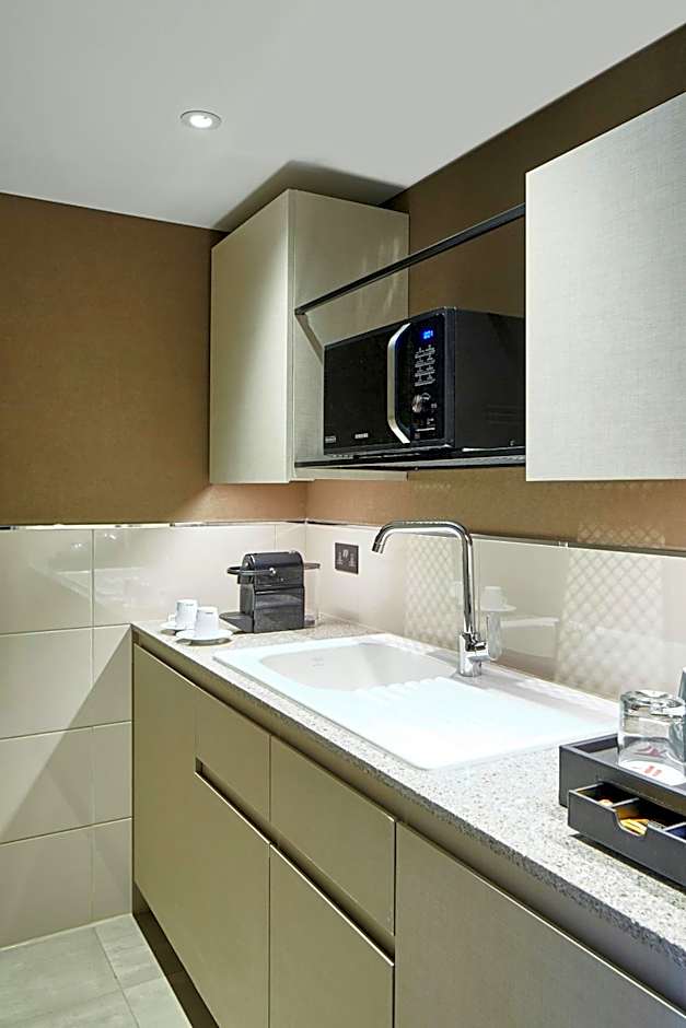 Photo 1 of 2 of 1 Bedroom Suite, Corner, Terrace