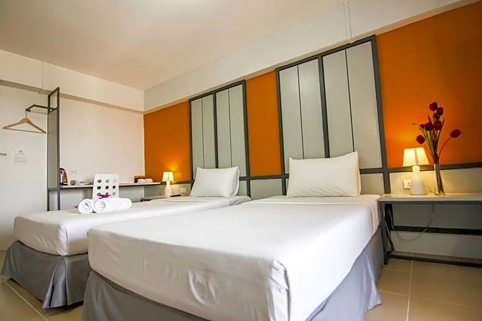 Regent Ngamwongwan Hotel