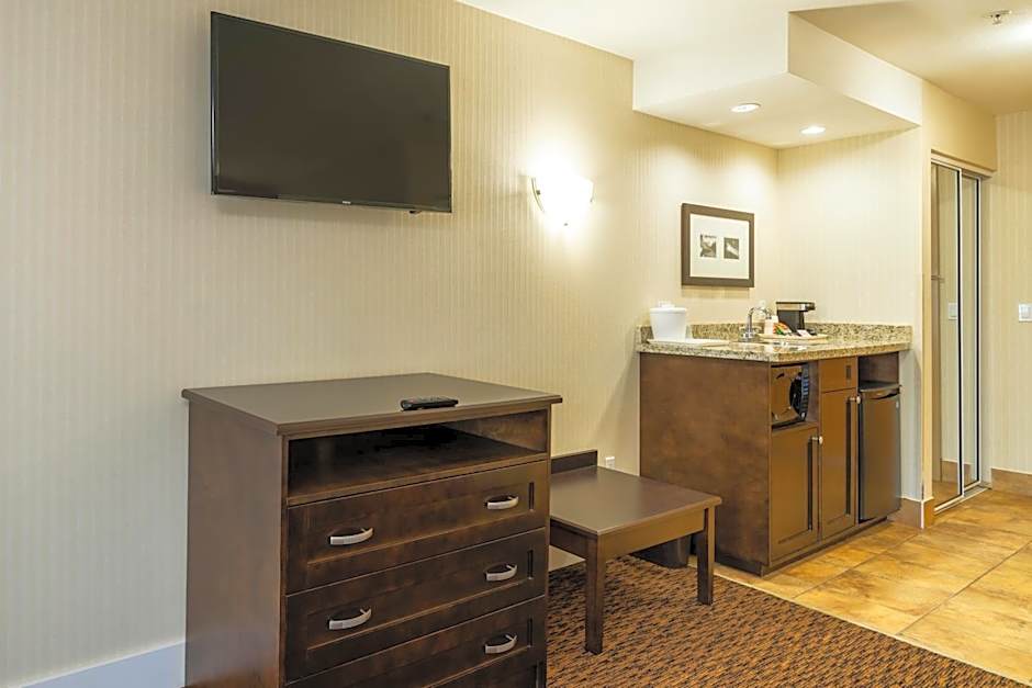 Comfort Inn & Suites