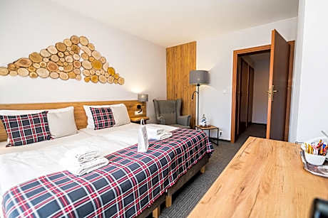 Superior Double Room with Balcony and Mountain View