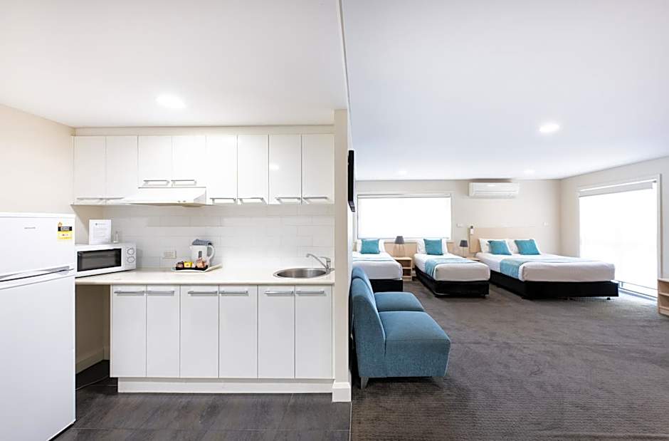 Belconnen Way Hotel & Serviced Apartments