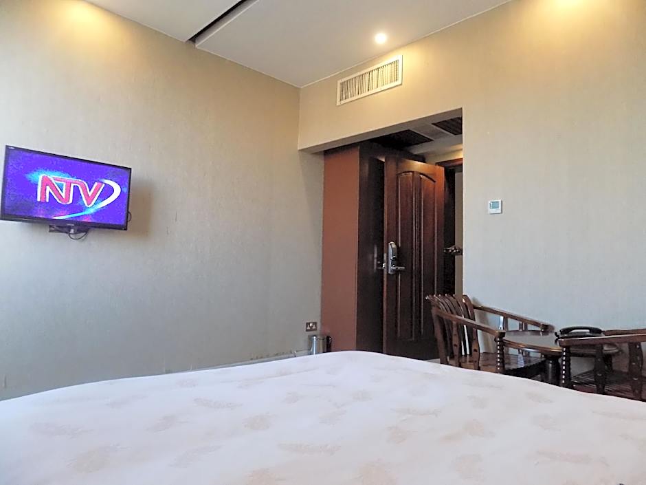 Freedom City Hotel