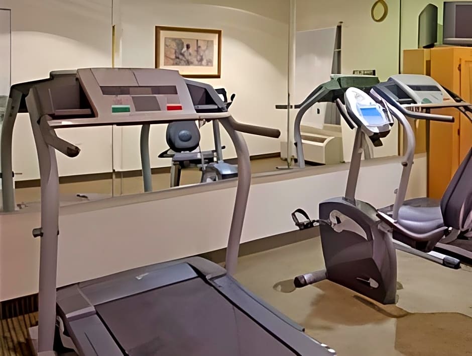 Holiday Inn Express Hotel & Suites Columbus By IHG