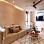 Luxe Jungle Apt 10min To Beach Hot Tub King