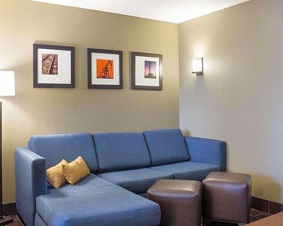 Comfort Suites Minot South