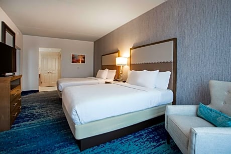 Queen Suite with Two Queen Beds - Hearing Access/Non-Smoking