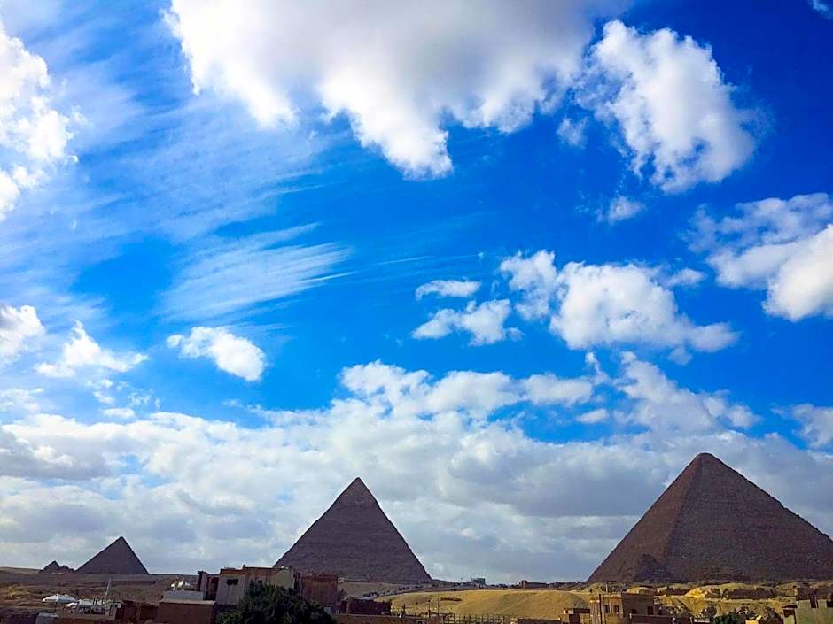 Cheops Pyramids Inn