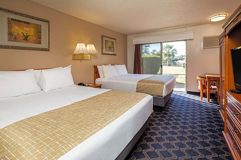 Travelodge by Wyndham Red Bluff South of Redding