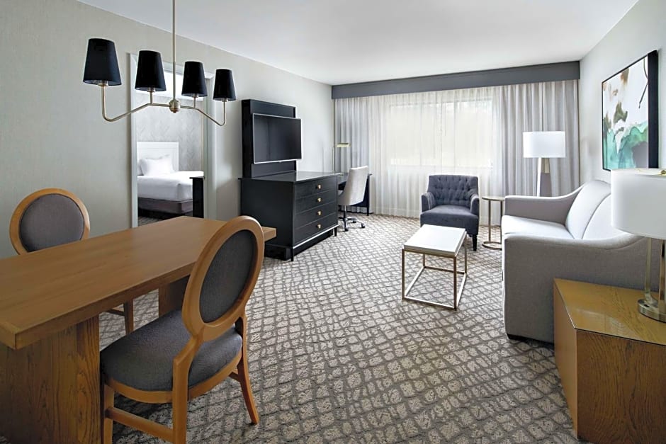 DoubleTree By Hilton Guest Suites Charlotte / Southpark