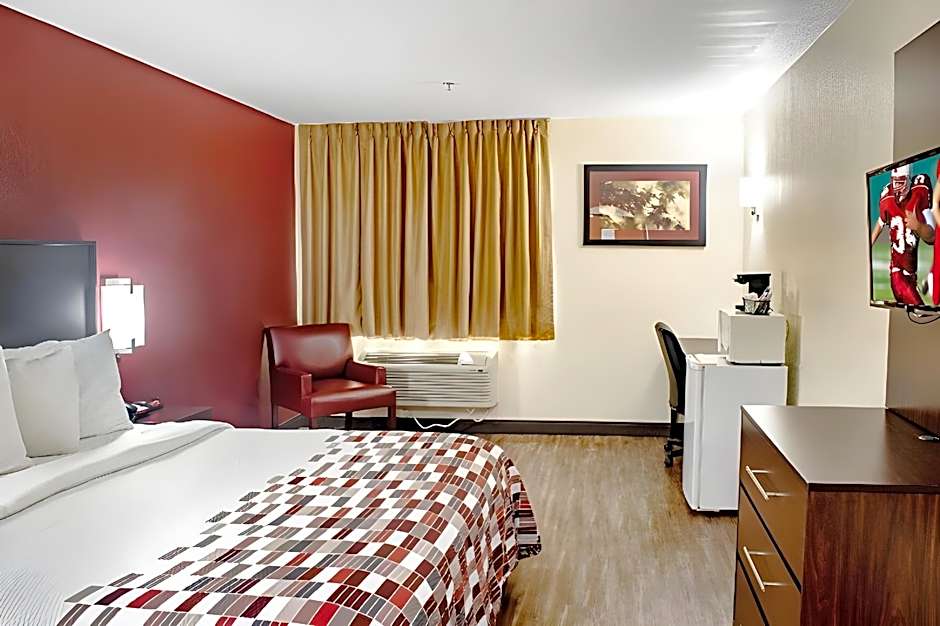 Red Roof Inn & Suites Middletown-Franklin