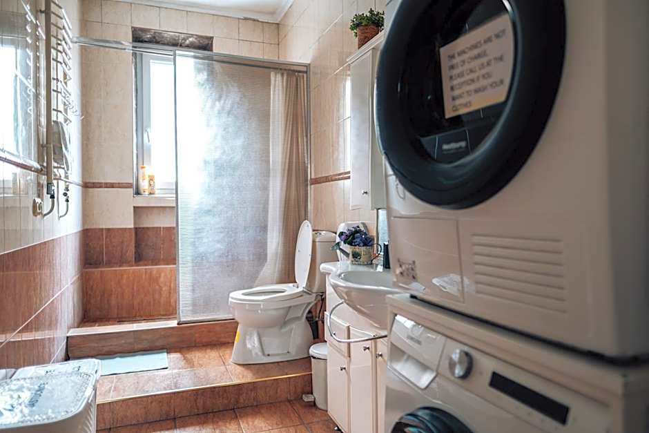 Central 4 Bedroom 154m2 Apartment with terrace