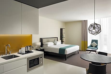 King Studio Suite with Mobility Accessible Roll In Shower - Non-Smoking