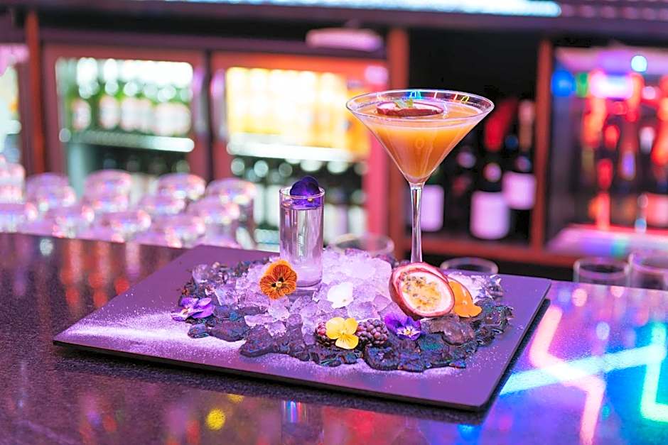 Renaissance by Marriott London Heathrow Hotel