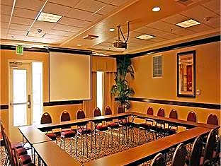 Holiday Inn Express Hotel & Suites Lincoln-Roseville Area By IHG