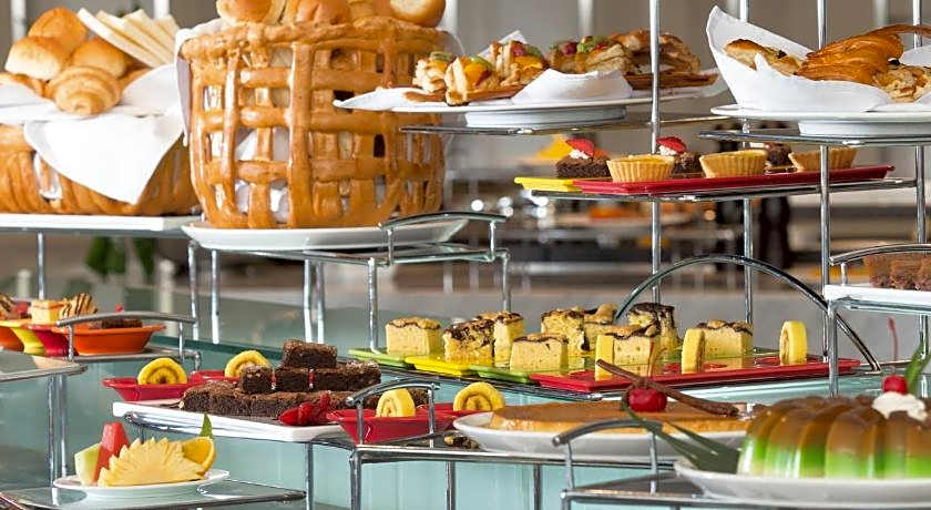 Novotel Makassar Grand Shayla Hotel