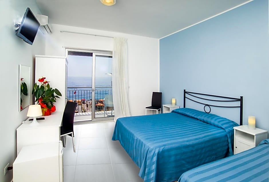Maniel Beach Hotel