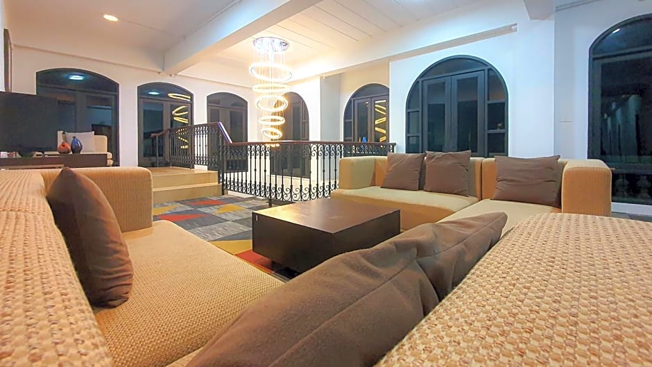 Daddy Dream Hotel and Residence