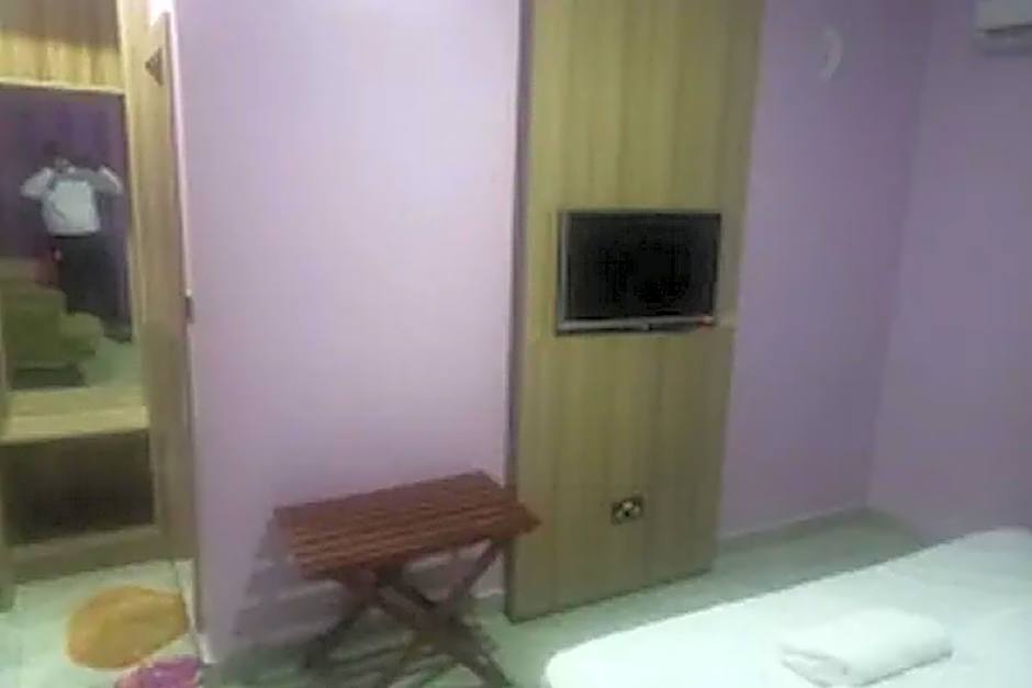 Eleventh House Hotel and Suites