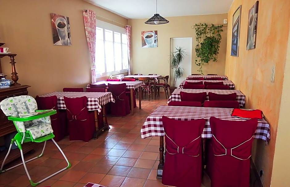 Au Saint Roch - Hôtel et Jardin