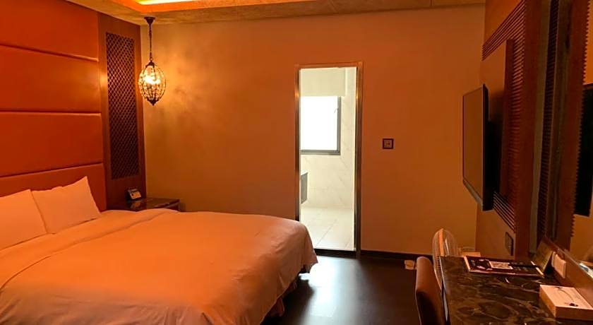 R7 Hotel