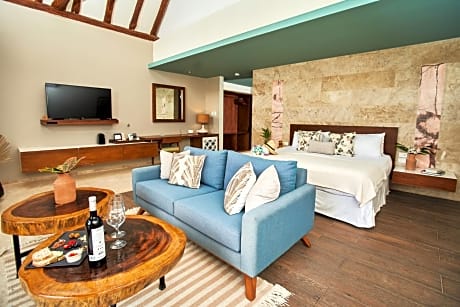 Deluxe Suite with Spa Bath
