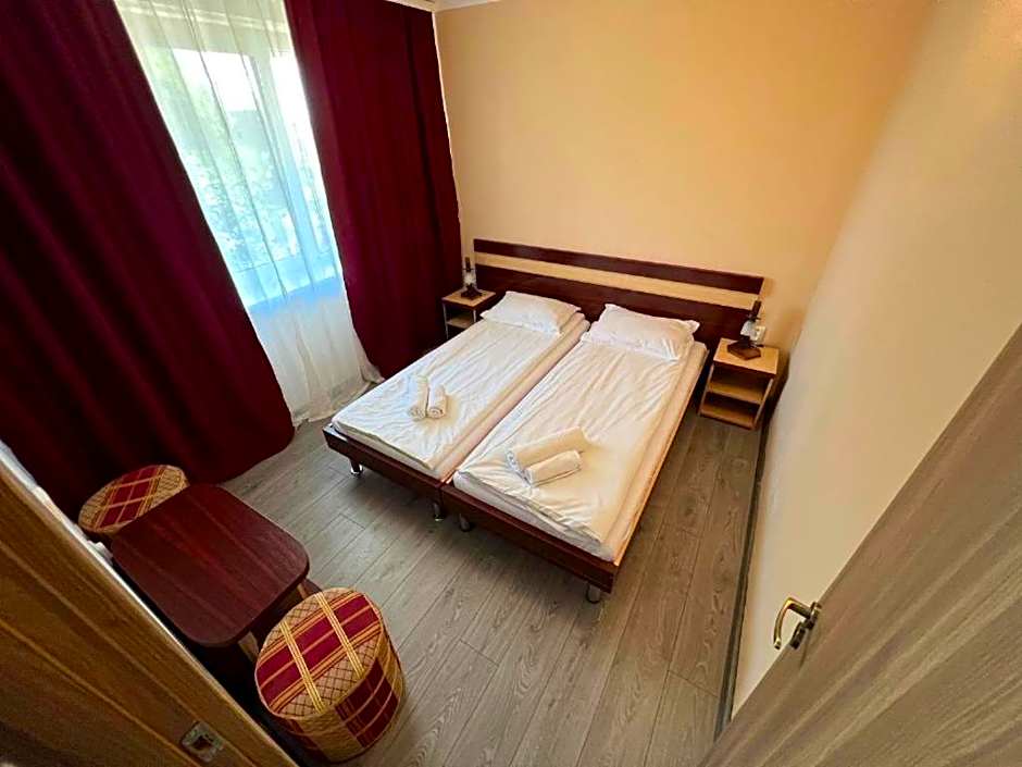 Zdjęcie 1 z 4 — 1 Double Bed or 2 Beds