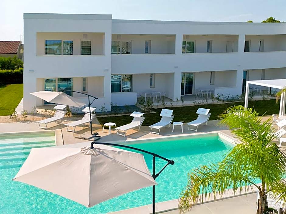 SUNSHINE LUXURY APARTMENTS - Private Pool and Beach - Policoro Lido