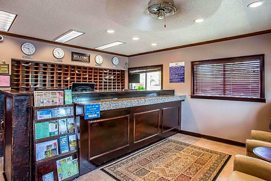 Suburban Studios Charlotte-Ballantyne