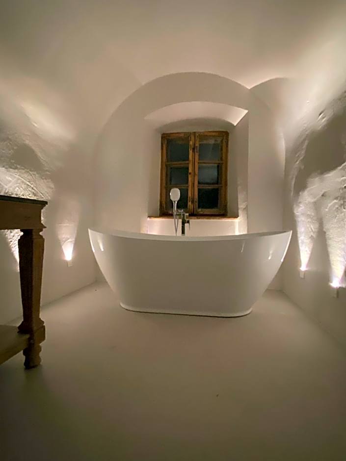 Zamek Sarny - Schloss Scharfeneck