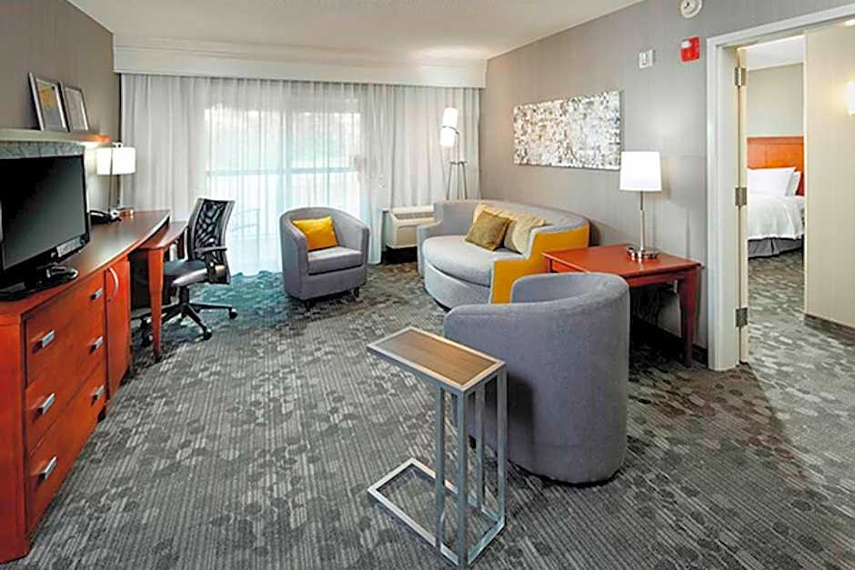 Courtyard by Marriott Akron Stow