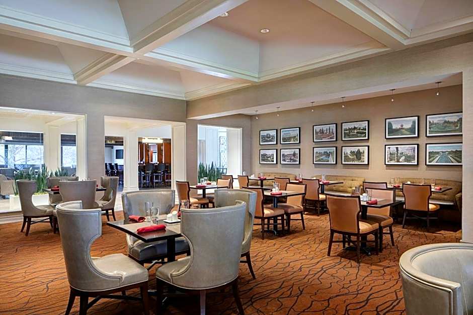 Sheraton Westport Chalet Hotel St. Louis