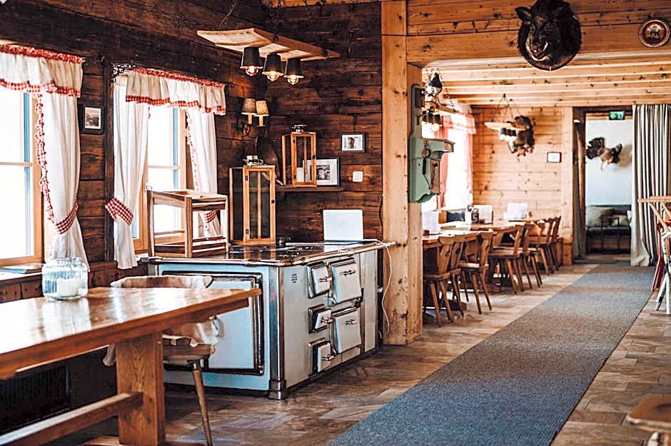 Berggasthaus & Lodge Resterhöhe