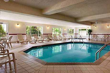 Country Inn & Suites by Radisson, Mankato Hotel and Conference Center, MN