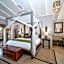 Foxy Crocodile Bush Lodge & Kruger Safaris