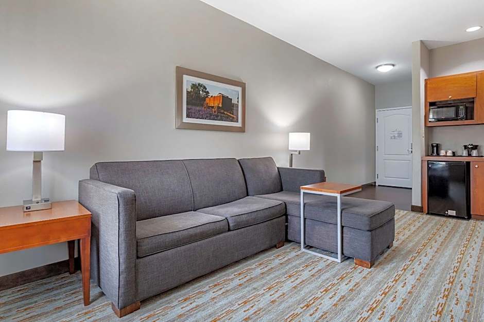 Comfort Inn & Suites