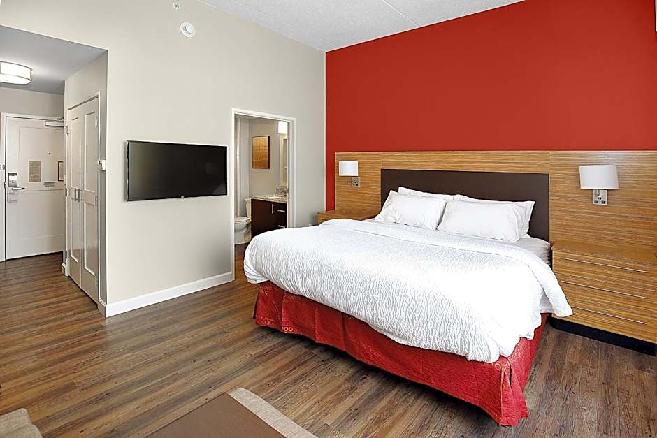 Photo 1 of 5 of Studio 1 King Bed with Sofabed, Mobility Accessible, Bathtub