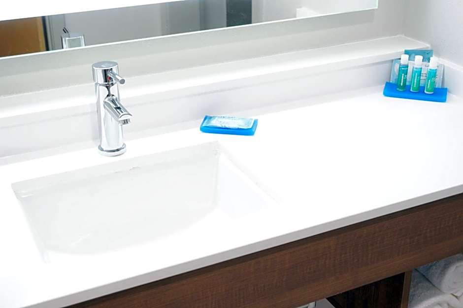 Holiday Inn Express Fremont - Milpitas Central By IHG