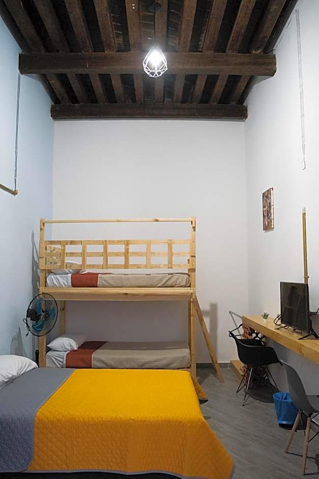 Céntrica habitación privada , #7 de 1 a 4 personas, Casona Doña Paula Aparta-hotel, baño compartido