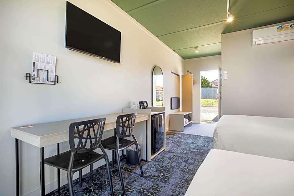 Nightcap at Morwell Hotel