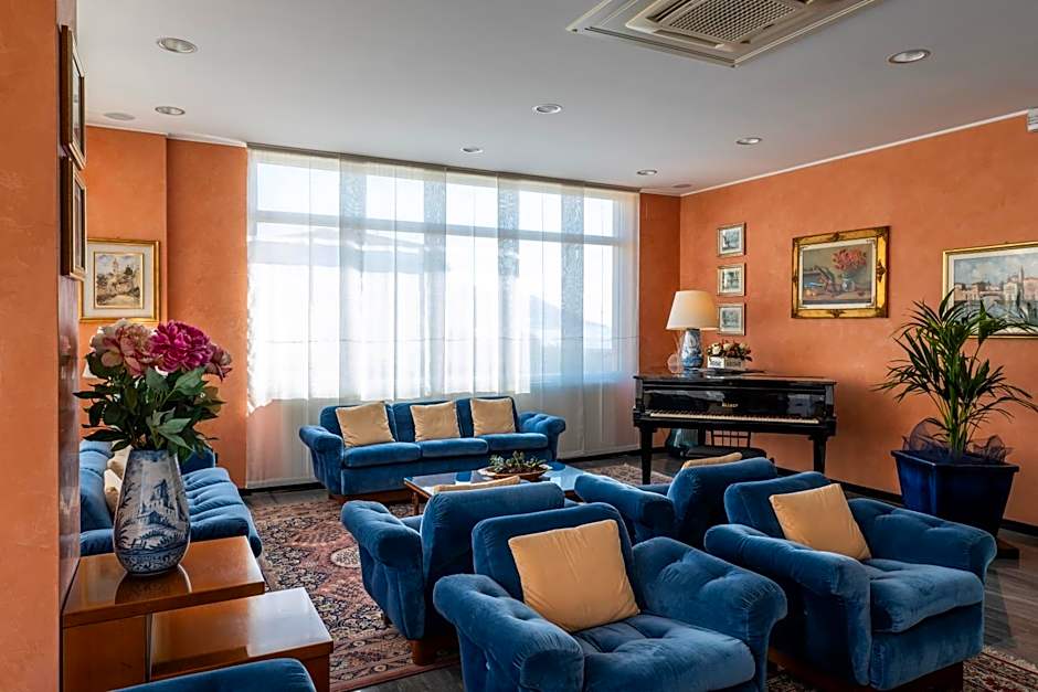 Hotel Bellevue Et Mediterranée