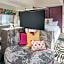Staypineapple, An Artful Hotel, Midtown