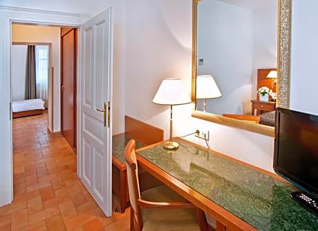 One-Bedroom Apartment (4 Adults)