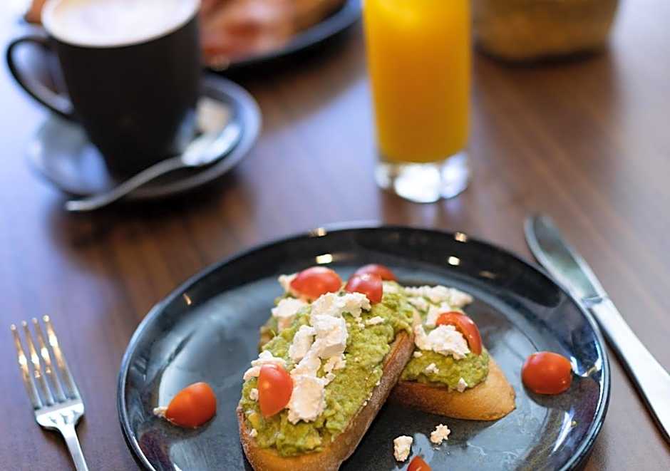 H on Mitchell Apartment Hotel