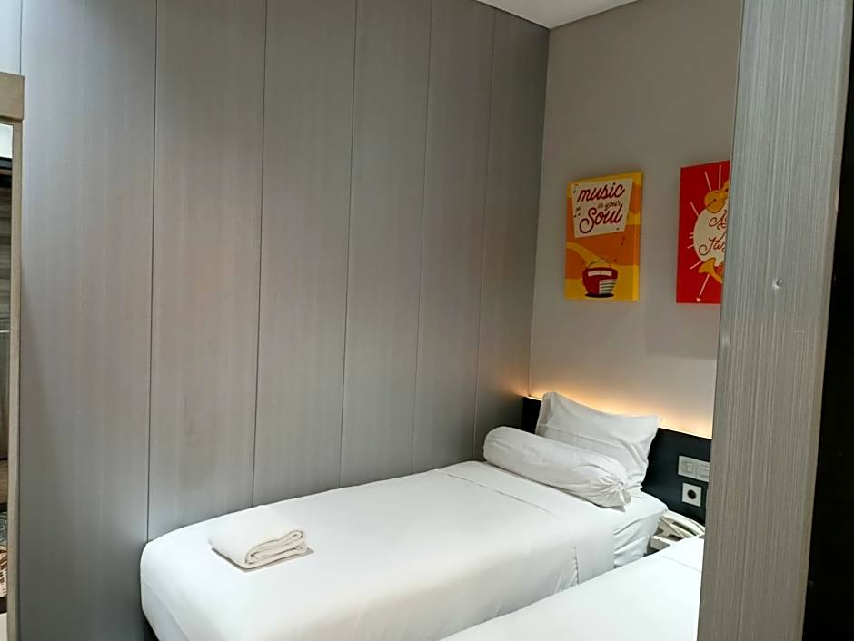 Front One Boutique Karawang