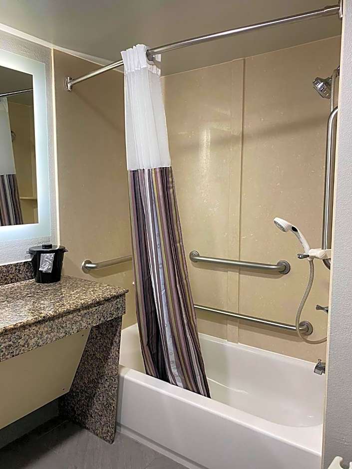 La Quinta Inn & Suites by Wyndham Clarksville