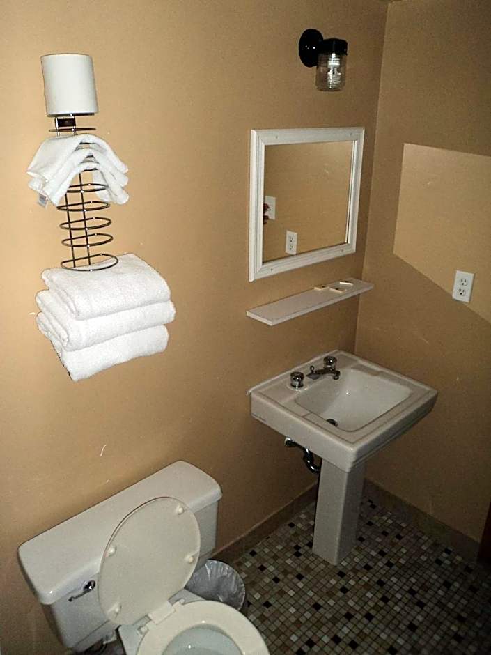 Oasis Motel by The Falls