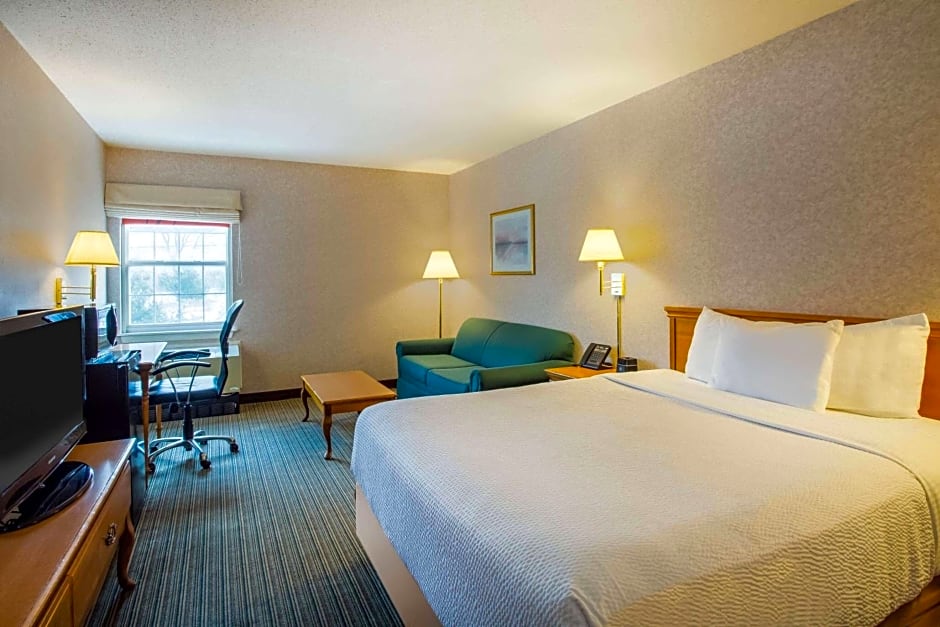 La Quinta Inn & Suites by Wyndham St. Albans