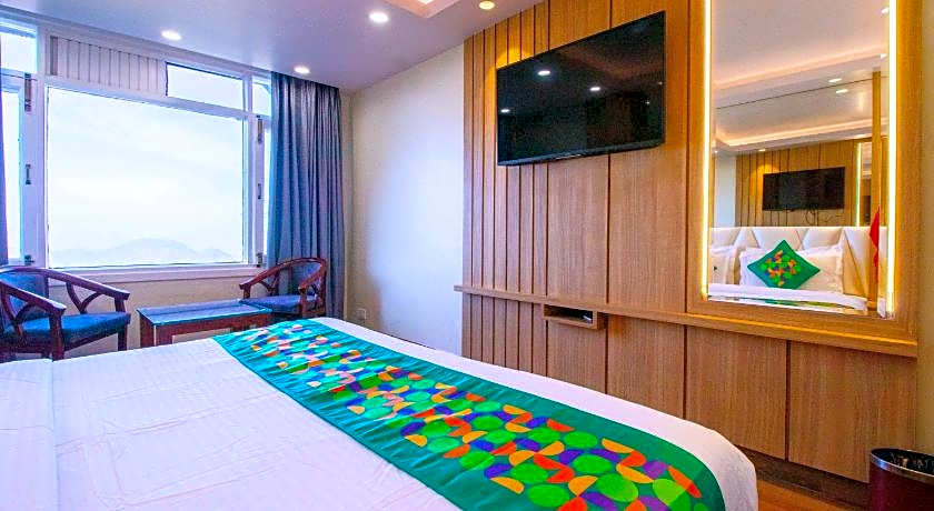 Treebo Varuna With Mountain View